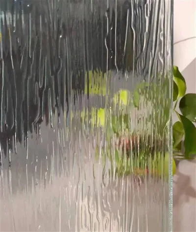 شیشه طرح شفاف